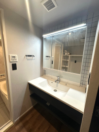 ���ʑ�E���ʏ� �y�����f�U�C�i�[�ďC�z
���_���ȋ�Ԃ����o�I
�y2025�N12�������t�H�[���H�������I�z