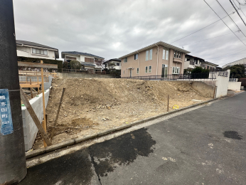 ���n�y�n�ʐ^ ���̗͂ΖL���ŁA�l�G�̈ڂ낢���������鉸�₩�ȗ��n�ł��B